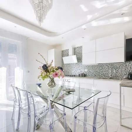 Domus Delia Centro Appartement *