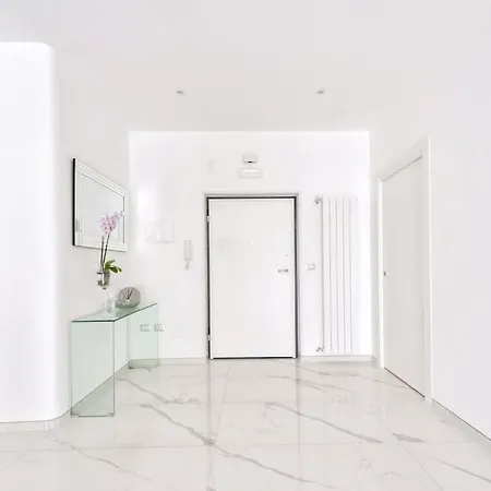 Domus Delia Centro Apartment