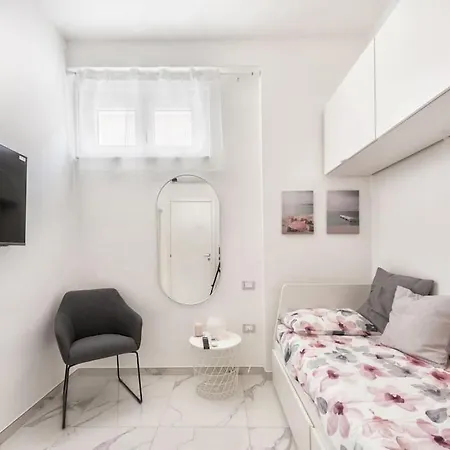 Domus Delia Centro Apartamento