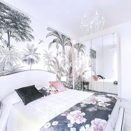 Domus Delia Centro Apartman *